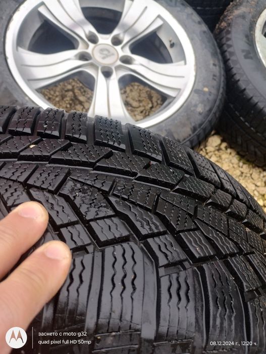 5 броя джанти с гуми .