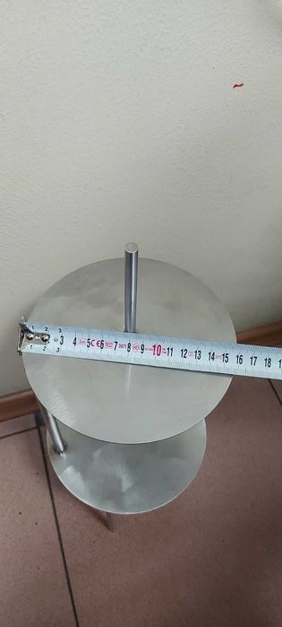 Илюзионна стойка за торти