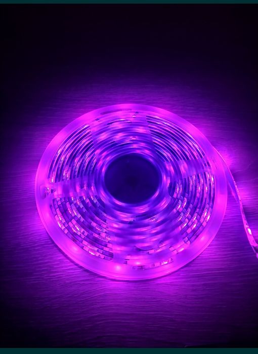 Banda LED RGB 5050 Cu USB pentru Iluminare Ambientala 5 Metri Camping