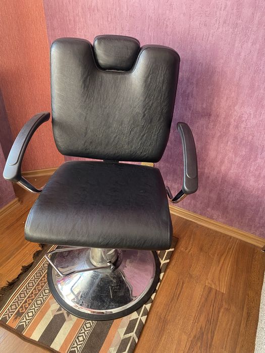 Парикмахерское кресло