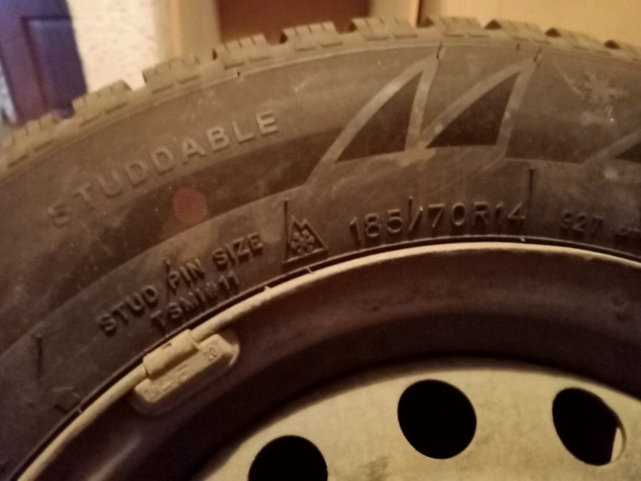 Продам шины с диском