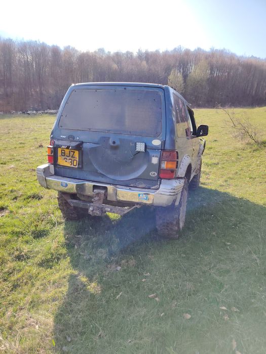 Vând Mitsubishi pajero