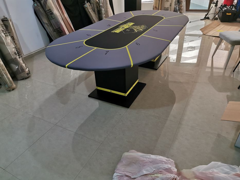 Masa de poker personalizata