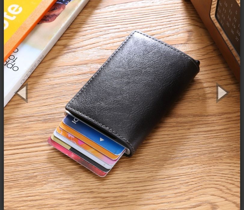 Кожен картодържател с Rfid защита