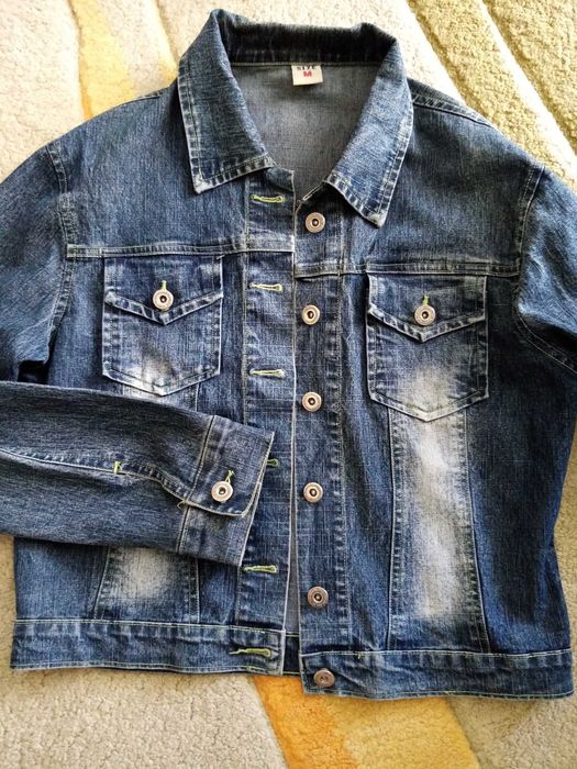 Дамско късо дънково яке