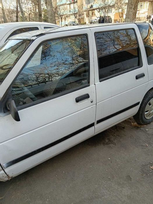 Тико сотилади   1996 йил  ок ранг.  Мотор килинган . Газ йук