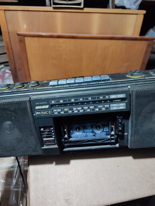 Продам магнитофон кассетный.