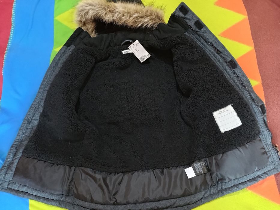 Куртка новая HM на 10 лет.