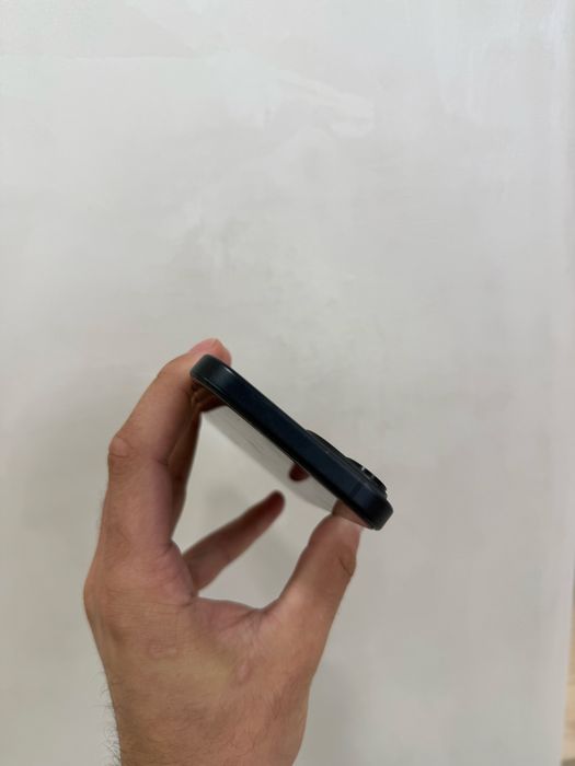 Продаю iphone 15 128 гб