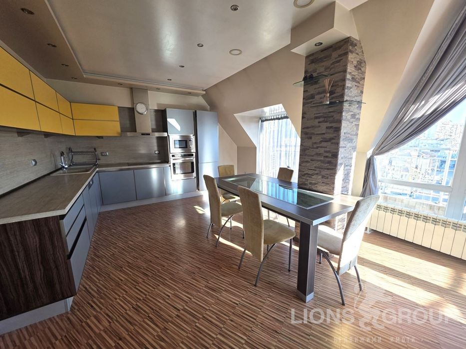 Продава се Многостаен апартамент в Варна, Колхозен пазар - 180 кв.м за 907 €/кв.м - Снимка #4