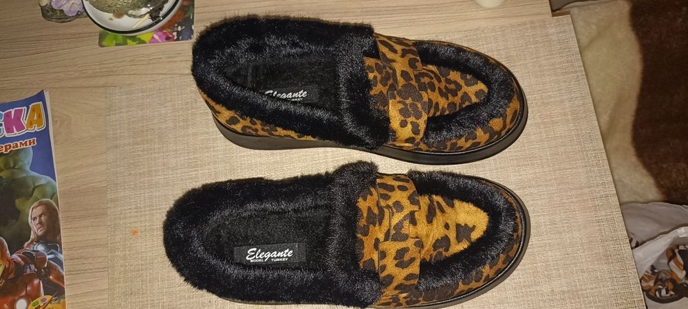 Продаю женские лоферы