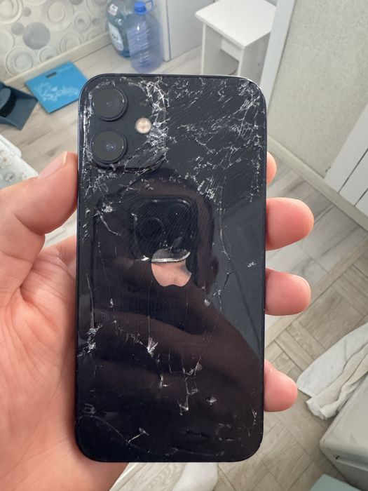 Продам Iphone 12 mini