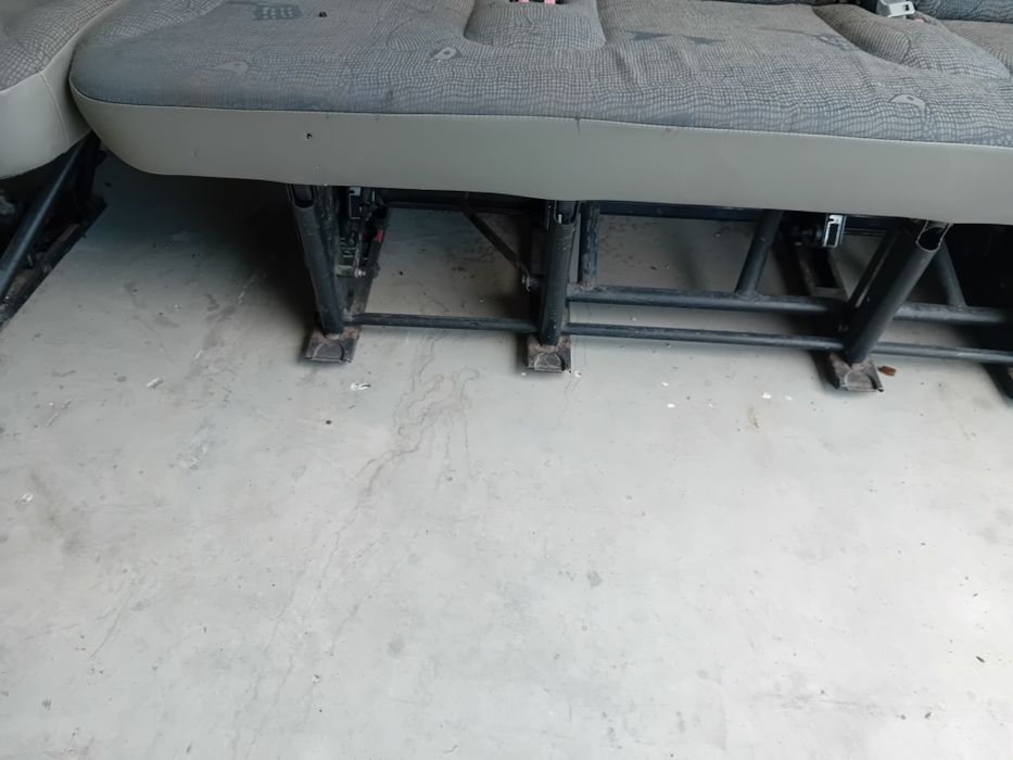 Седалка  тройка за Виваро / Трафик / Vivaro / Traffic