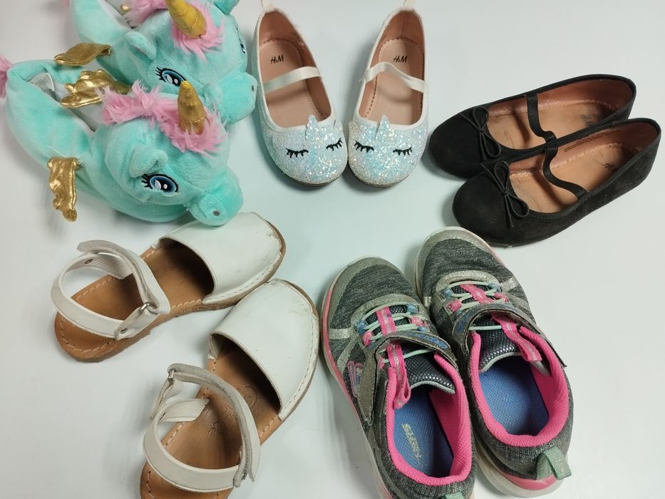 Лот балеринки, маратонки и сандали номер 30
