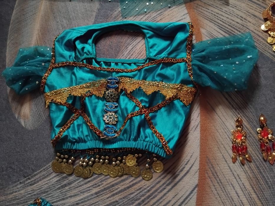 Продам костюм. .