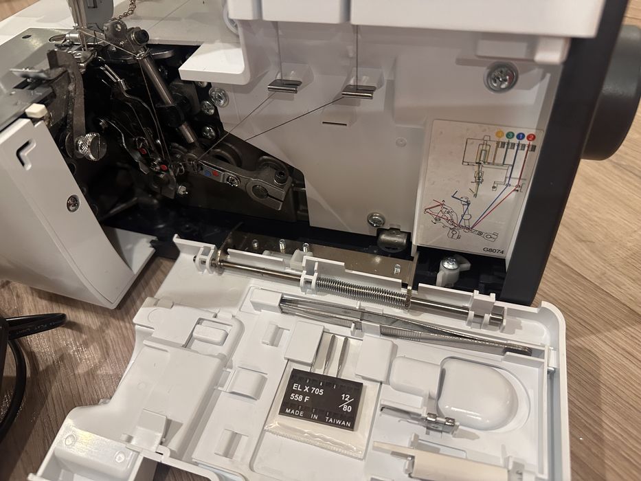 Продаю оверлок Bernina