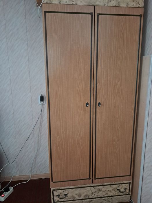 Продам кровать б/у с тумбами