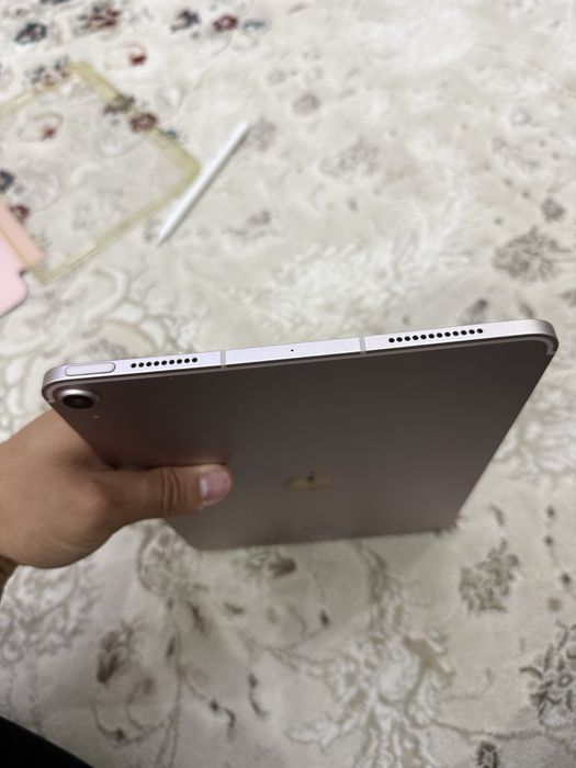 Apple iPad Air 5 M1 64GB Cellular + чехол