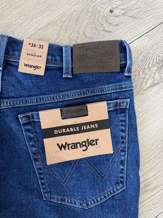 Blugi WRANGLER Regular Albastru Darkstone Barbati | Marime 34 x 32 (Talie 82 cm)