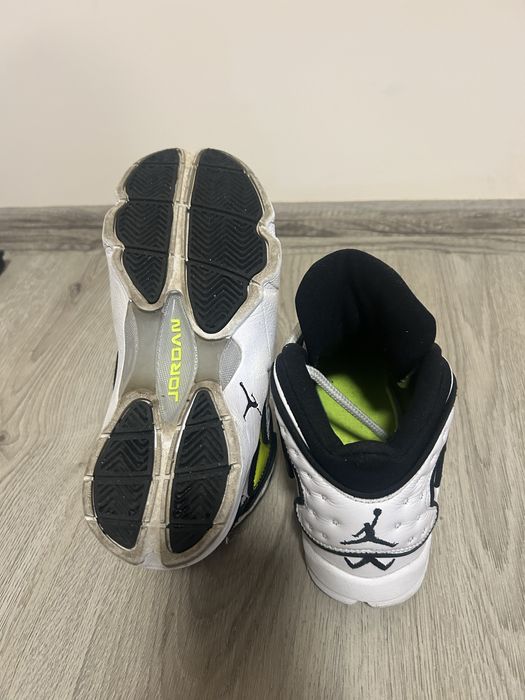 Маратонки Jordan номер 38.5