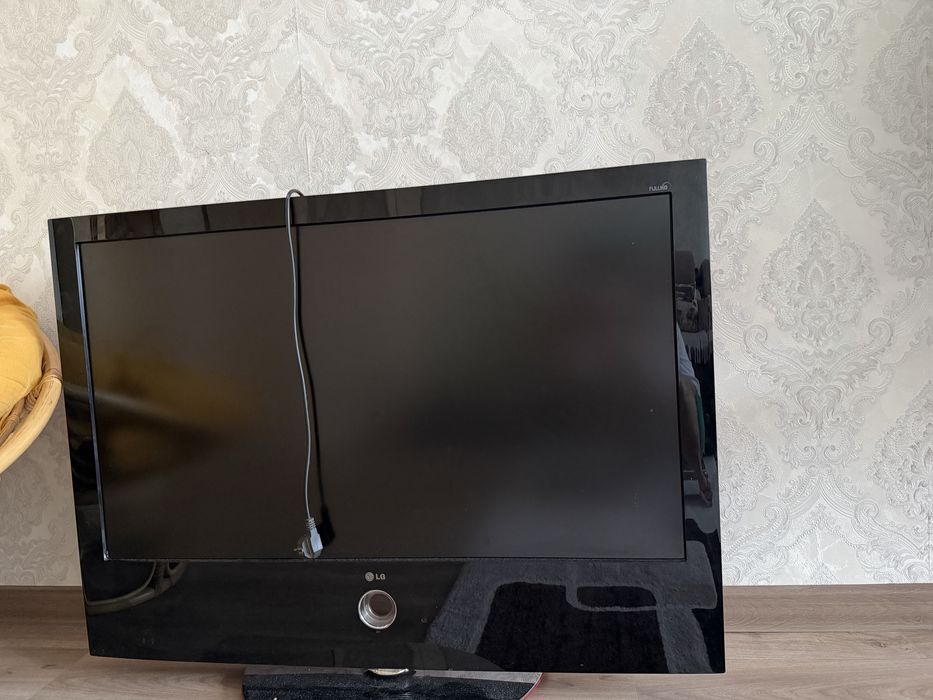 Срочно продам телевизор