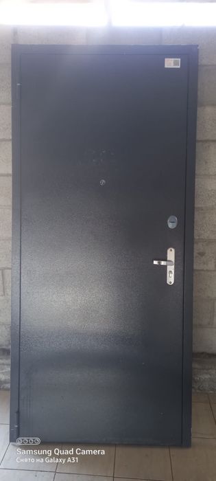 Входной дверь белый