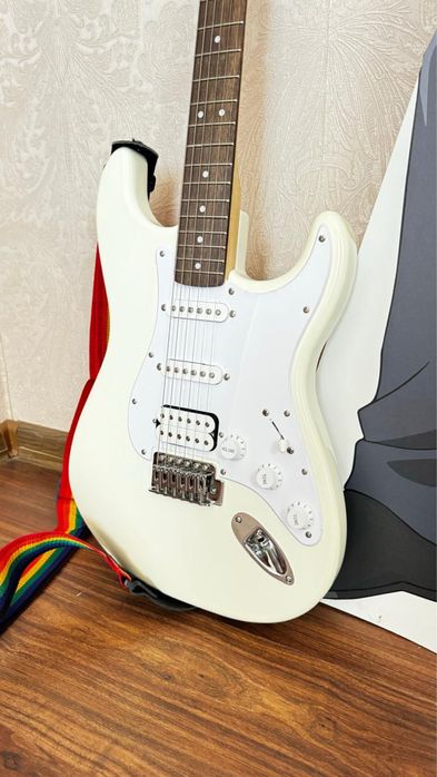 СРОЧНО Гитара squier by fender с полной компл. (комбик, чехол, кабель)