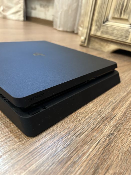 Sony Play Station 4 Slim 1tb