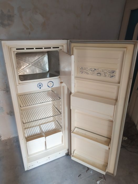 Холодильник сотилади снежинка М. Музлатгич сотилади