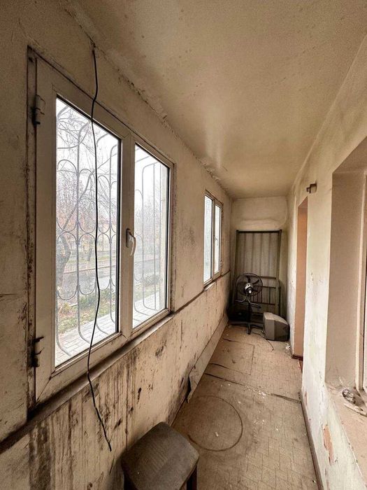 Продаётся 2 комнатная квартира можно под бизнес 1 этаж