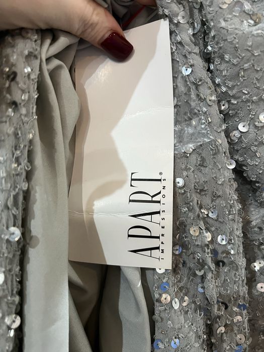 Продаю вечернее платье на Новый Год