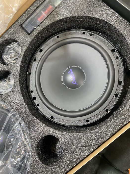 Продам Колонки,Новые полностью,не подошли.