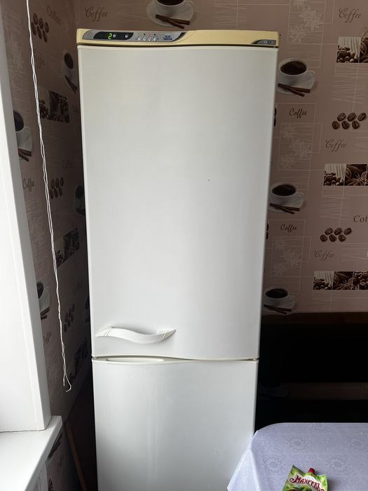 Продам холодильник Атлант