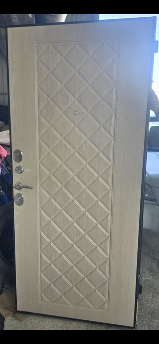 Дверь уличная входная