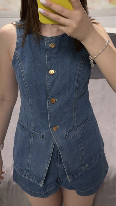 Джинсовый костюм с шортами