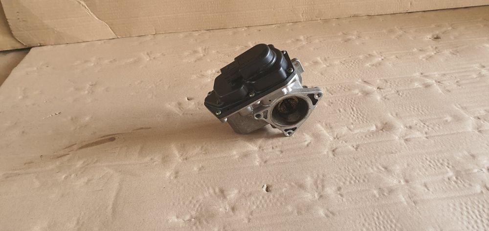 Supapa egr audi a4 b8 a5 8T Q5 a6 c6 2.0 tdi caga cjca 03L 131 501 K