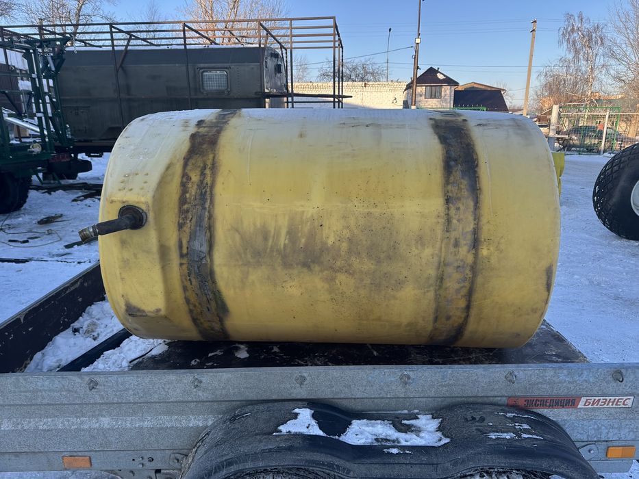 Емкость для опрыскивателя пластиковая 2куб