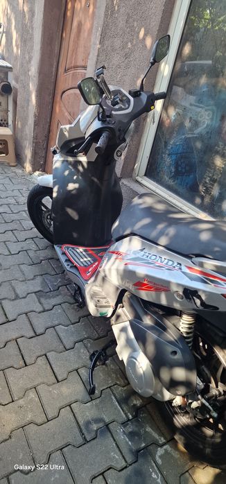 Vind scuter Generic soho 125 cc se conduce cu cat B plus adeverinta