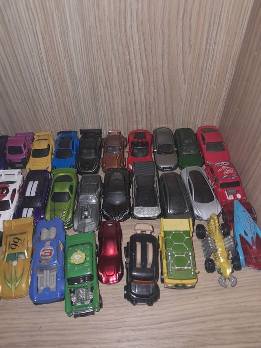 Модели машин 1:64