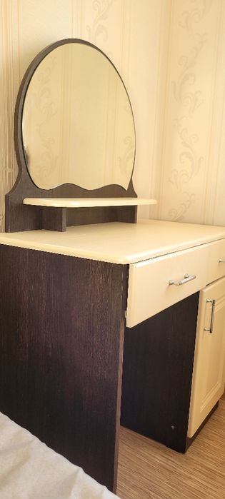 Продам спальный гарнитур