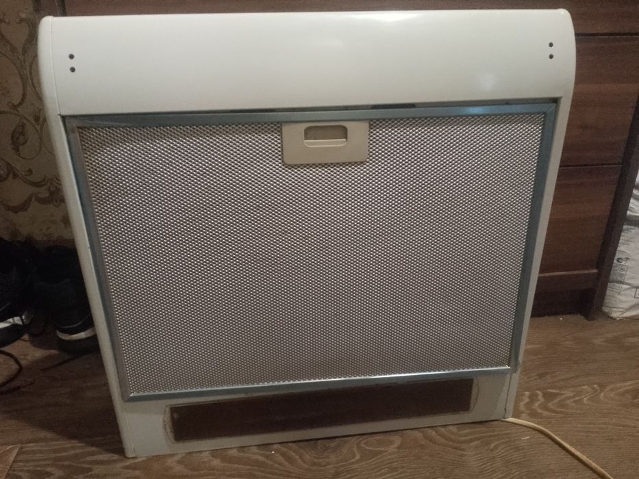 Продаю вытяжку кухонную