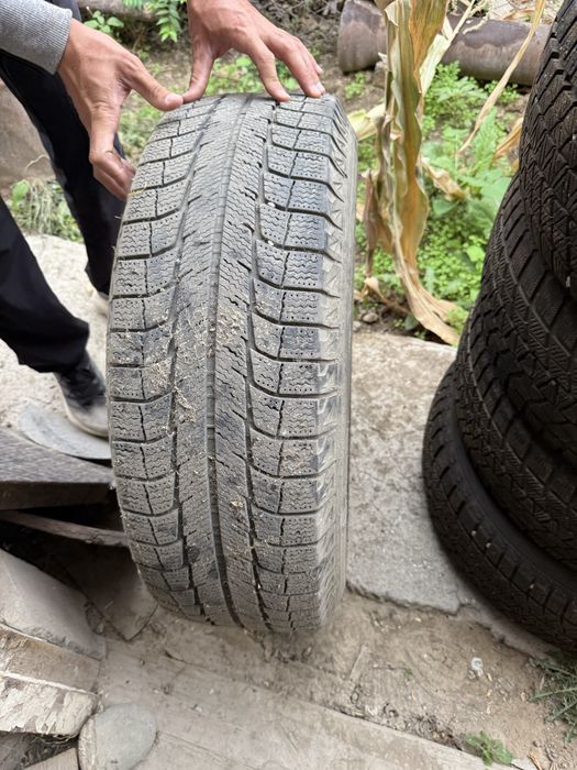 Michelin 225/70/16 114/3