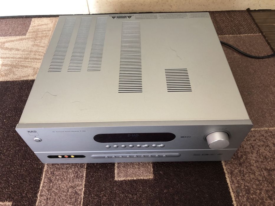NAD T-753 ресивър