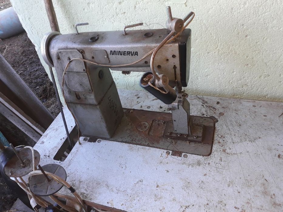 Vând mașini de cusut: 2 Singer ,  Ileana și Minerva