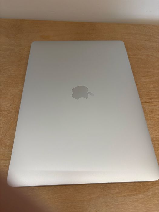 Macbook Pro 13 2018 (touchbar)