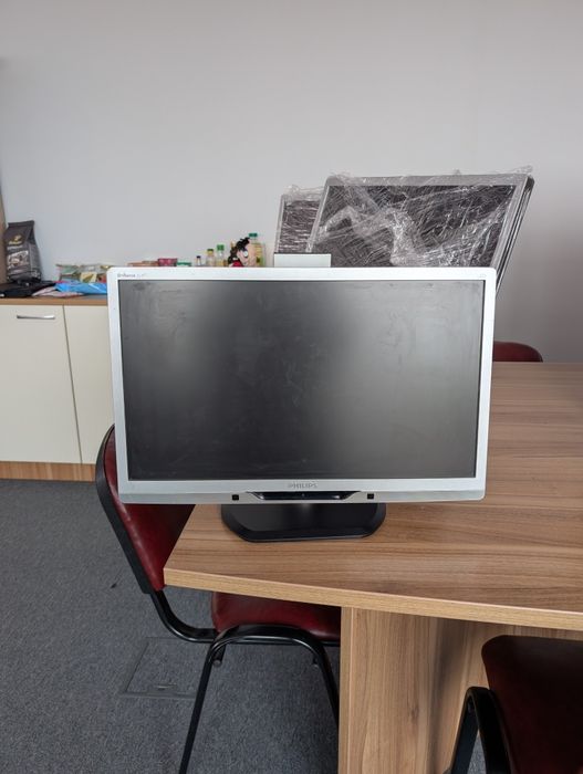 Philips  Dell 1080p монитор