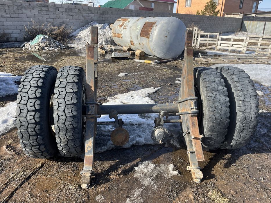Ось с рессорами от цементовоза Зил