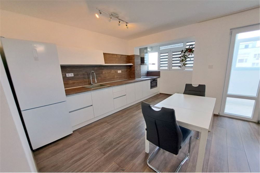 Дава се под наем Двустаен апартамент в Варна, Гранд Мол Варна - 70 кв.м за 433.5 € - Снимка #5