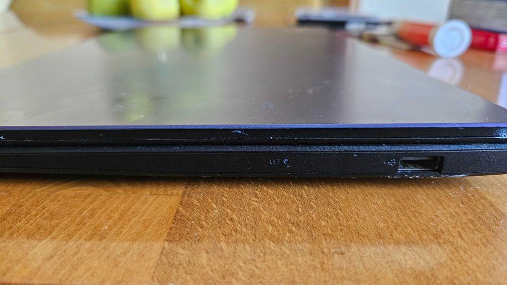ASUS e410m отличен