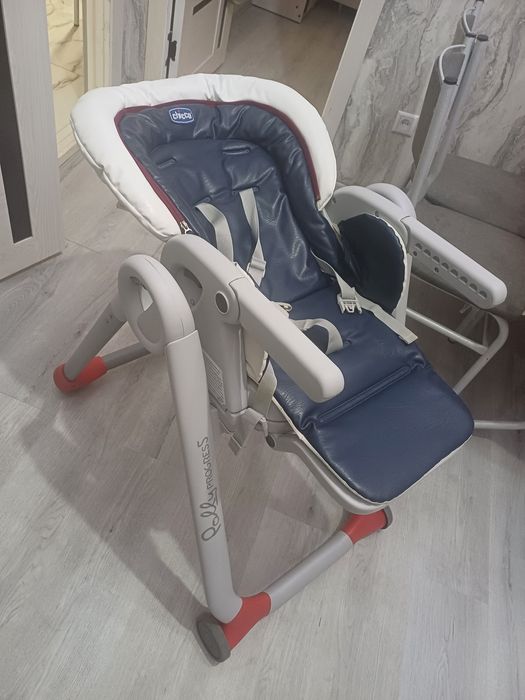 Продаётся фирменный кормления стульчик Chicco Polly progress 6в1